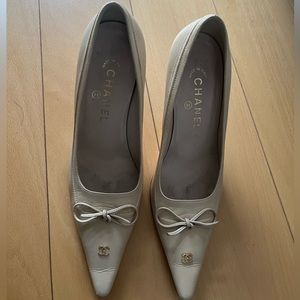 Authentic Chanel Bow Pointed Heels (36)